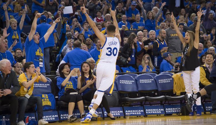 Imagen de Curry y Golden State, para la historia: rompieron el récord de los Bulls de Jordan