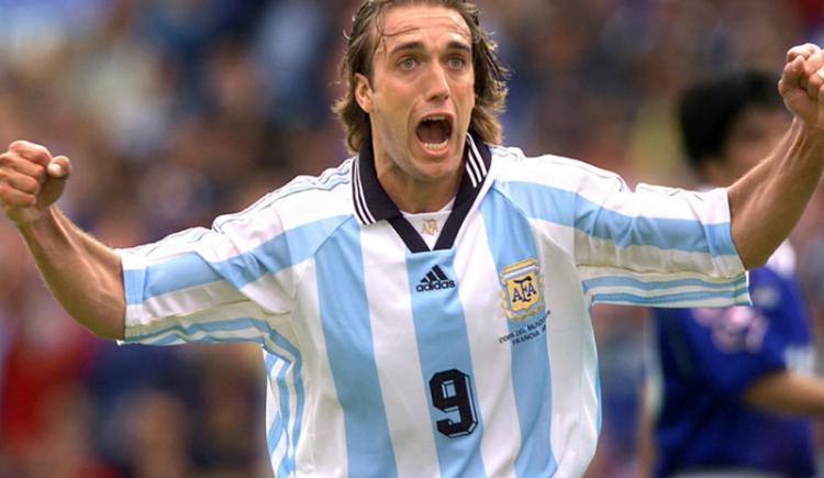 Imagen de Batistuta: "Me va a molestar que Messi me supere, pero me quedará el consuelo de que lo perdí con un jugador de otro nivel"