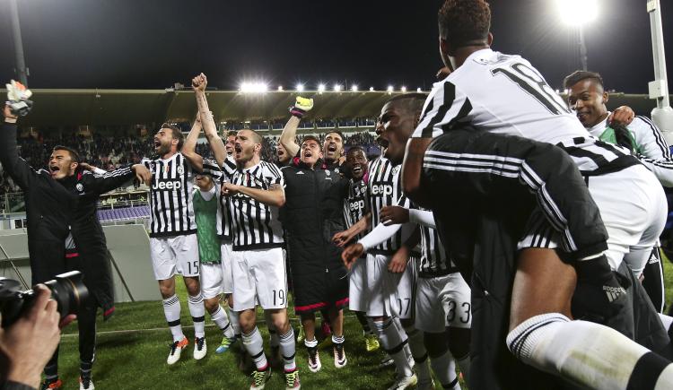 Imagen de Paulo Dybala y Roberto Pereyra, campeones en Italia