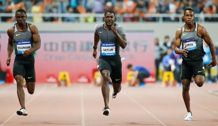 Imagen de Gatlin gana y desafía a Bolt