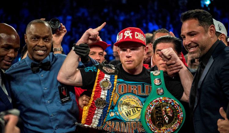 Imagen de Canelo Álvarez renunció a su título