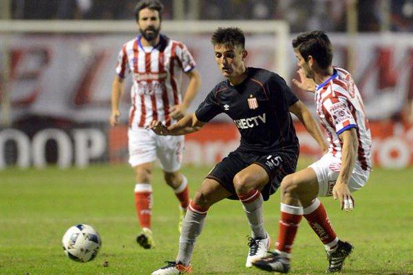 Imagen de Estudiantes y Godoy Cruz, mano a mano por el ingreso a la Libertadores