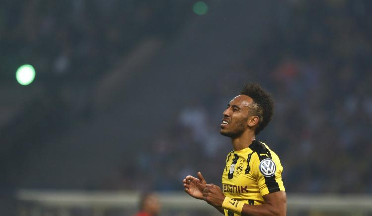 Imagen de Pep y Mou se pelean por Aubameyang