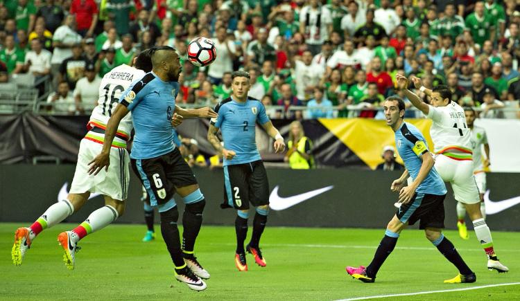 Imagen de VIDEO | Gol en contra: Alvaro Pereira fulminó el arco de Muslera