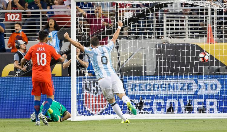 Imagen de VIDEO | Argentina 2 - Chile 1. La victoria de la Selección, minuto a minuto