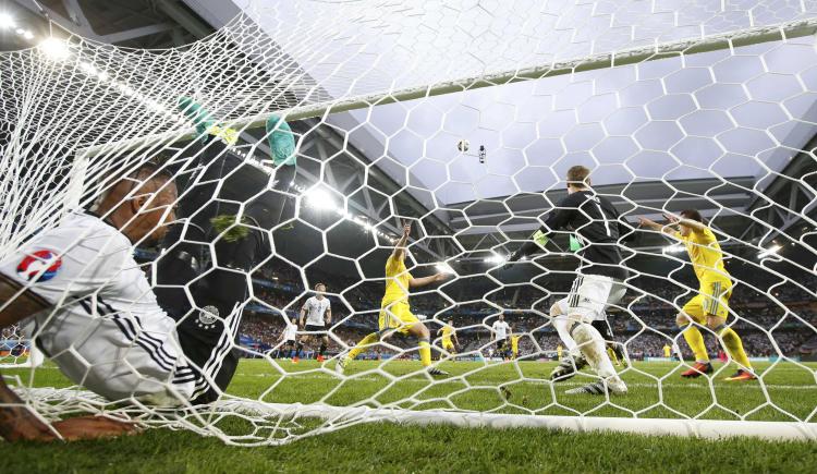Imagen de Boateng dio cátedra sobre cómo salvar un gol en la línea