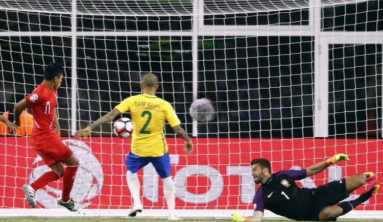 Imagen de El gol del escándalo: con la mano y convalidado luego de un extenso debate