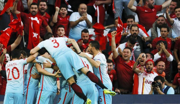 Imagen de EURO | Turquía ganó y espera un milagro