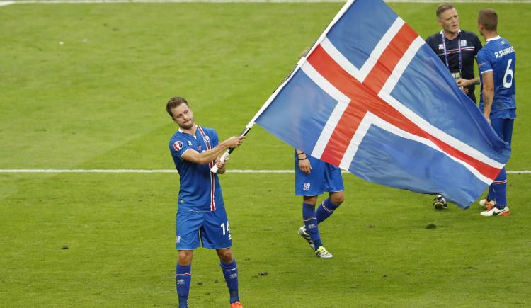 Imagen de El defensor de Islandia que "hinchaba" por Inglaterra