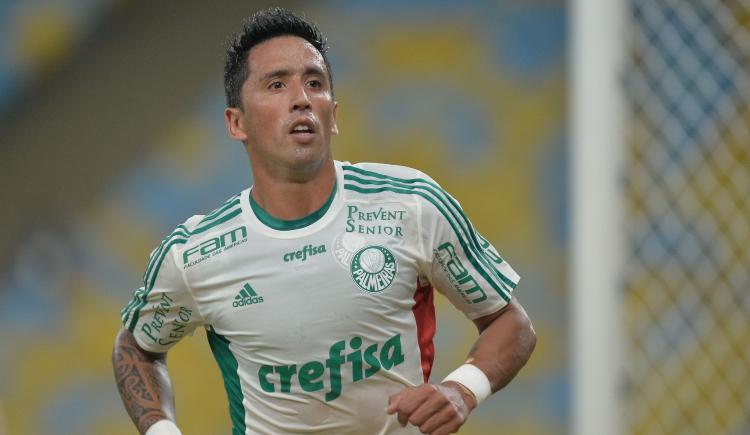 Imagen de Lucas Barrios, cerca de Huracán