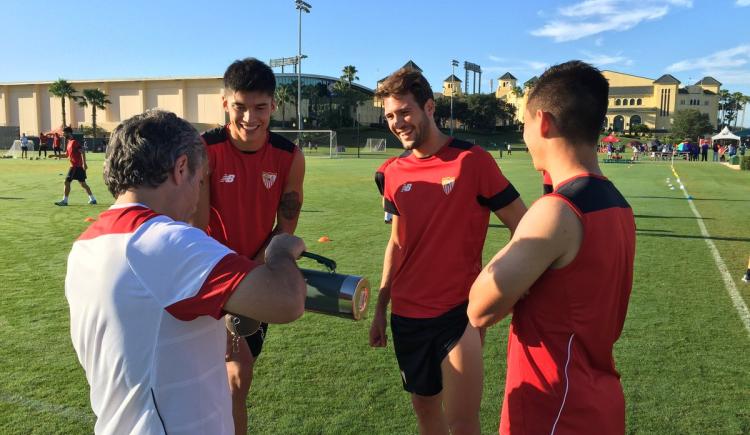 Imagen de Franco Vázquez ya entrena con el plantel de Sevilla