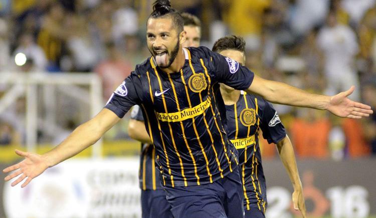 Imagen de Larrondo, a un paso de River