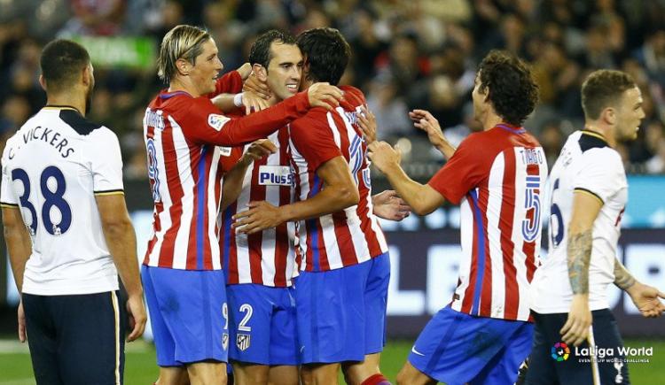 Imagen de Simeone le ganó el duelo a Pochettino
