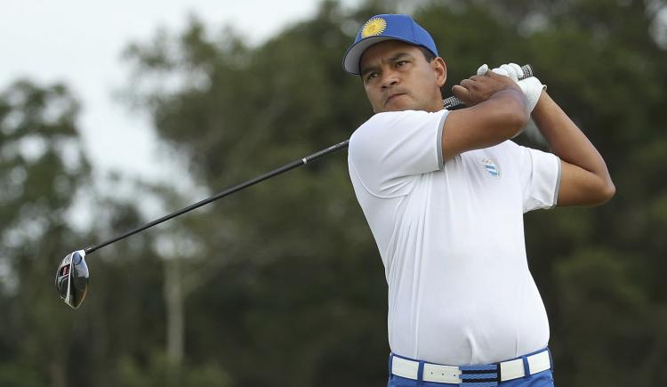 Imagen de Golf: Fabián Gómez cerró la segunda ronda en el 6° puesto