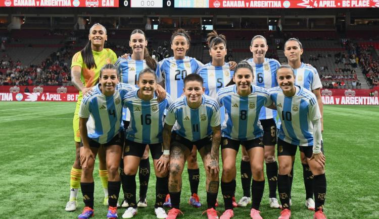 Imagen de La Selección Argentina femenina cayó ante Canadá en el primer amistoso de su gira