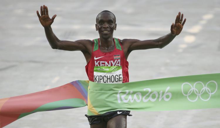 Imagen de El keniata Kipchoge se quedó con la maratón olímpica