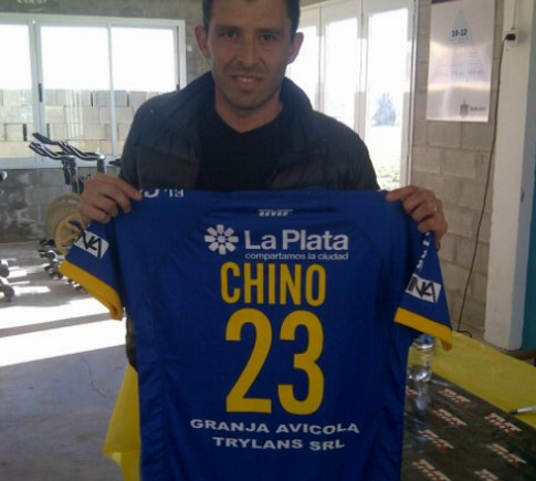 Imagen de El Chino Benítez seguirá jugando en La Plata, pero en el Everton del Federal B