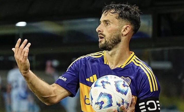 Imagen de Marcelo Saracchi ya viajó a Europa y liberó un cupo: ¿lo aprovechará Boca?