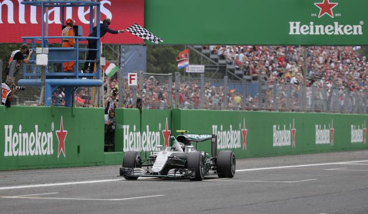 Imagen de Rosberg ganó el Gran Premio de Italia y quedó a dos puntos