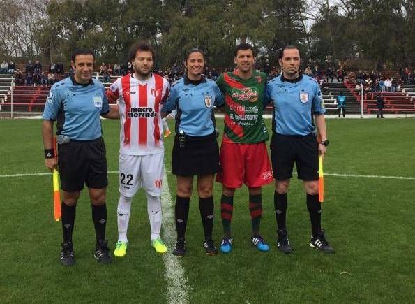Imagen de La primera mujer en arbitrar un partido de Primera en Sudamérica