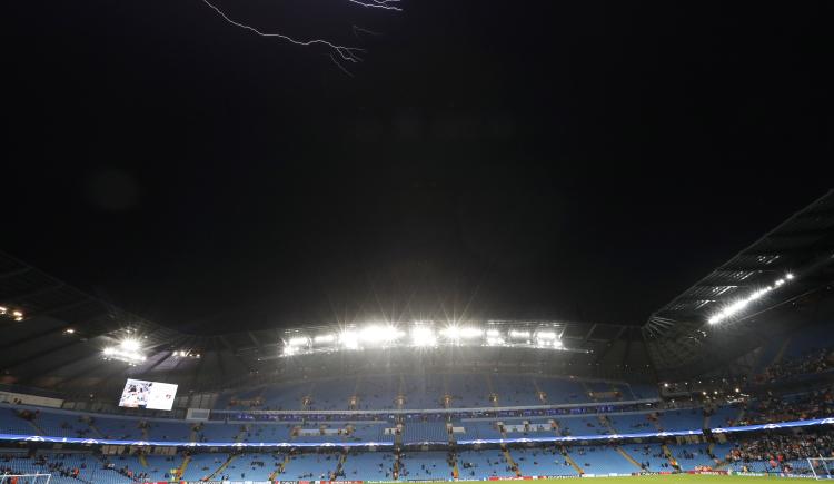 Imagen de Se suspendió el partido de Manchester City por tormentas eléctricas