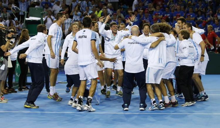 Imagen de El histórico triunfo de Mayer y el festejo de todos