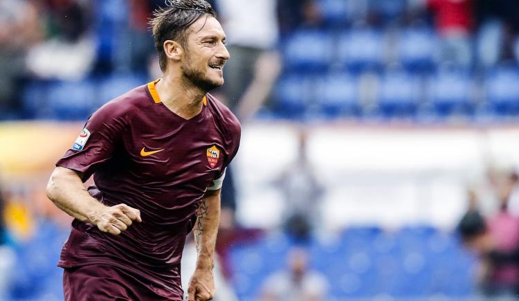 Imagen de ¿Viejo yo? En la semana de su cumpleaños 40, Totti la sigue rompiendo