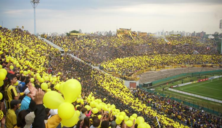 Imagen de Peñarol, un grande con cinco Libertadores, que cumple 125 años