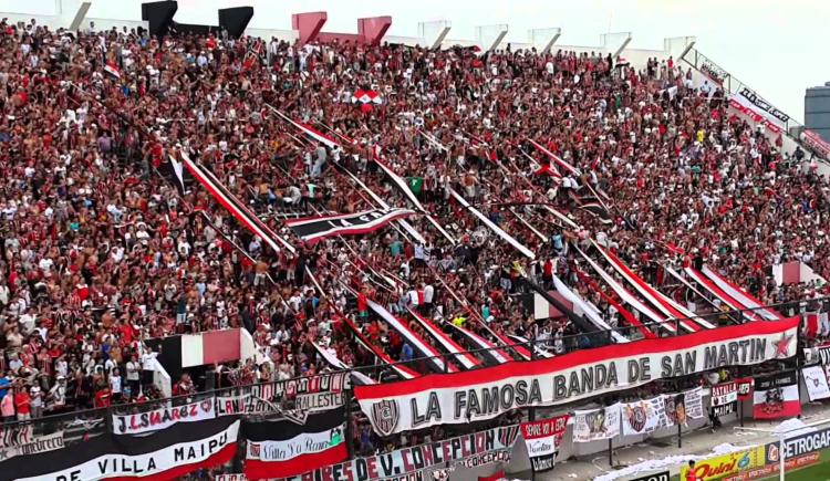 Imagen de Goleada de Chacarita para ilusionarse con el ascenso