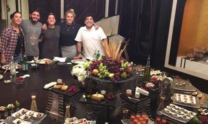 Imagen de Maradona festejó su cumpleaños y les dedicó un video a los hinchas