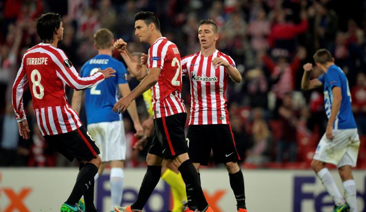 Imagen de La bestia goleadora del día: Aritz Aduriz convirtió cinco goles para el Athletic Bilbao