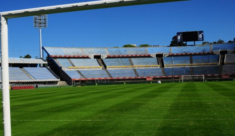 Imagen de Fútbol uruguayo postergado por la muerte de un hincha