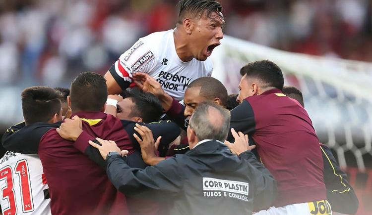 Imagen de Con un gol de Chávez, San Pablo goleó al Corinthians
