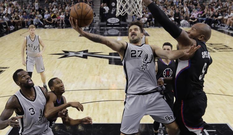 Imagen de Laprovíttola se destacó pese a la derrota de los Spurs