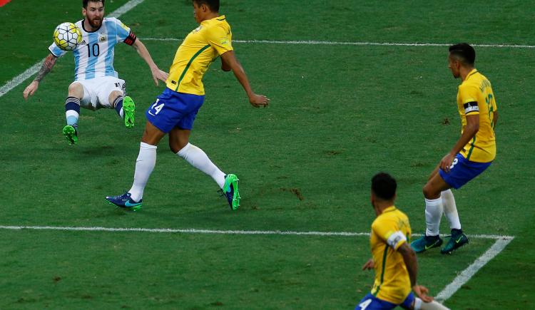 Imagen de Brasil le sacó a Argentina el primer puesto del ranking FIFA