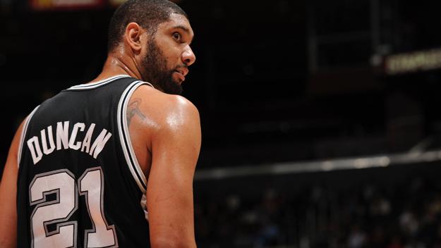 Imagen de Los Spurs retiran la camiseta 21 de Duncan
