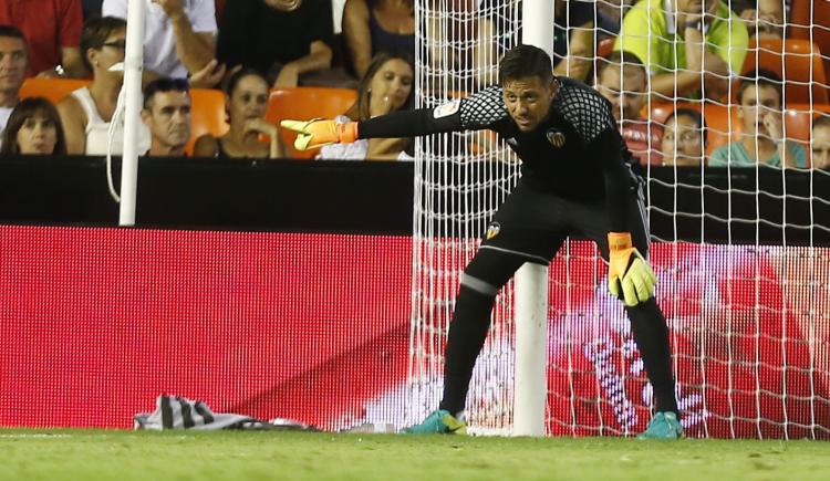 Imagen de Diego Alves, especialista en penales