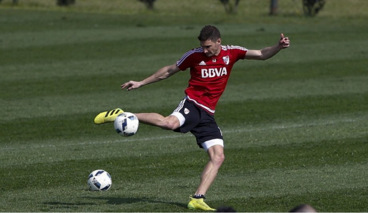 Imagen de Alario: "Ya masticamos la bronca, ahora queremos ganar otro título"
