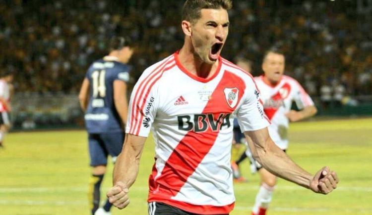 Imagen de Representante de Alario: “Si llega una buena oferta, se va”