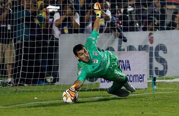 Imagen de Nahuel Guzmán, héroe en el título de Tigres