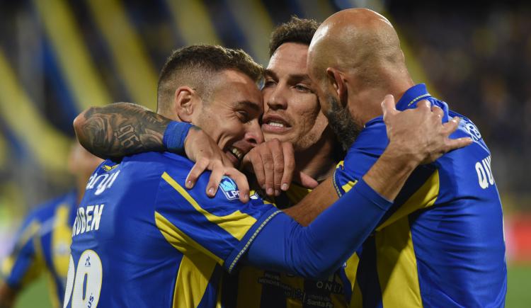 Imagen de Rosario Central eliminó a Racing en un partido cargado de polémicas y jugará las semifinales del Apertura