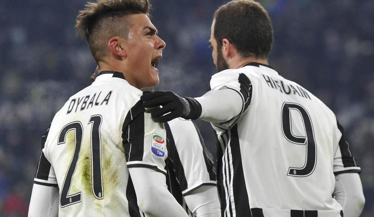 Imagen de Higuain y Dybala coparon las portadas italianas