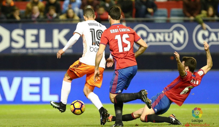 Imagen de Valencia empató con el Osasuna y quedó a un punto de la zona de descenso