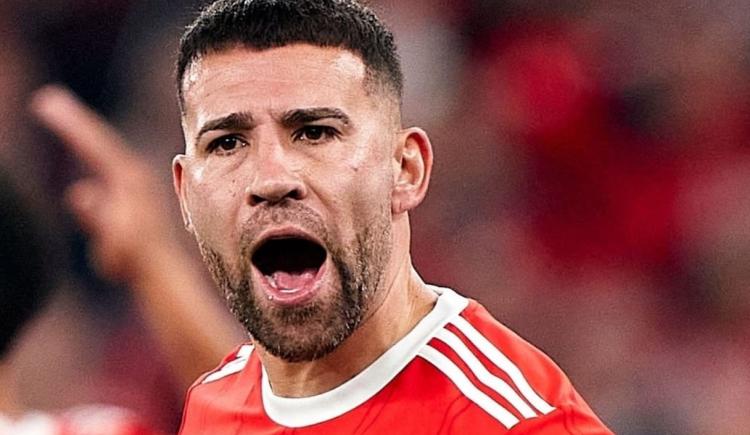 Imagen de Impacto total: un club argentino llamó a Otamendi y no es River