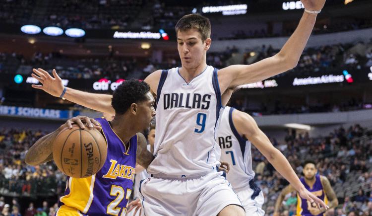 Imagen de Dallas aplastó a los Lakers