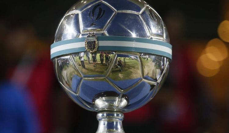 Imagen de Marcha atrás: la Supercopa Argentina entre Boca y Patronato no será en Abu Dhabi