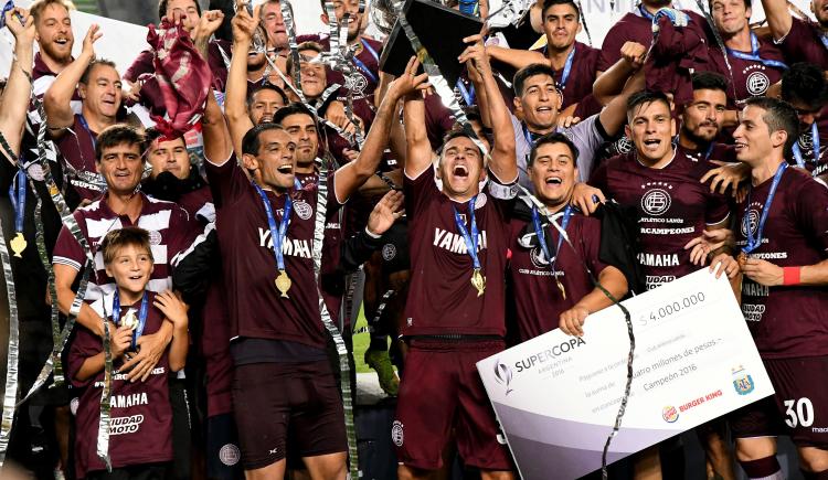 Imagen de Lanús goleó a River y es campeón de la Supercopa Argentina 2017