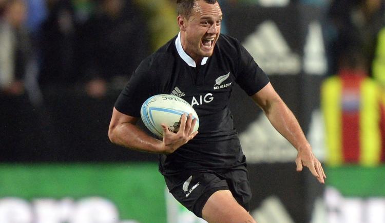 Imagen de Israel Dagg renovó en Nueva Zelanda