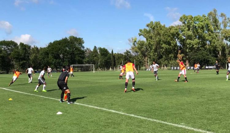 Imagen de Estudiantes igualó con Dallas FC