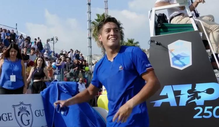 Imagen de Sebastián Báez volvió a la victoria y celebró con una camiseta especial